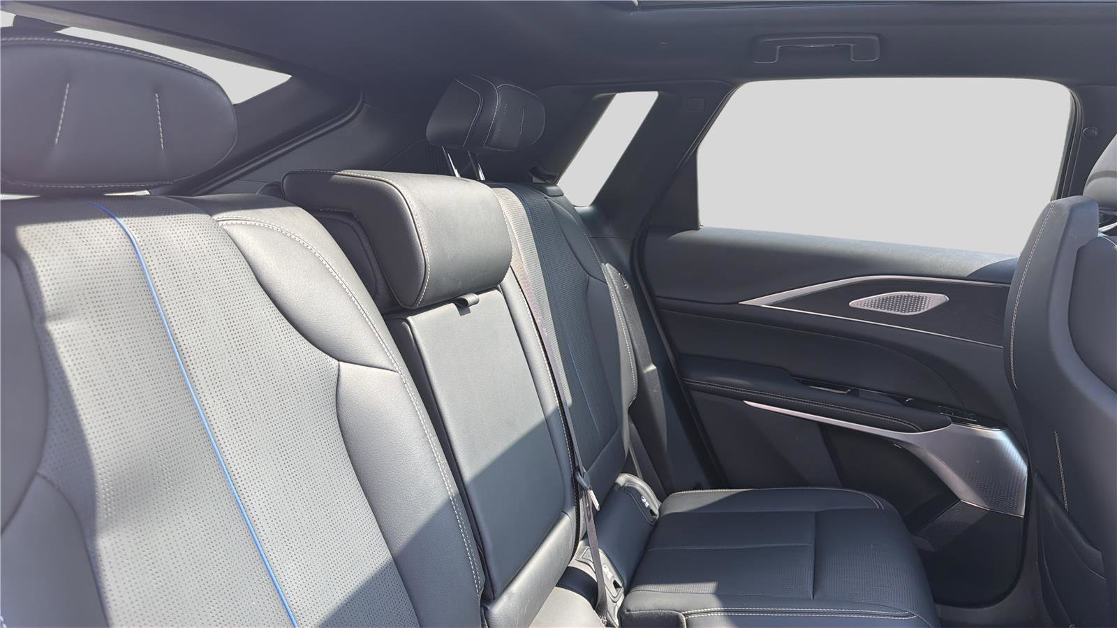 Used 2025 Cadillac Lyriq Luxury w/ LPO, Floor Liner Package image 21