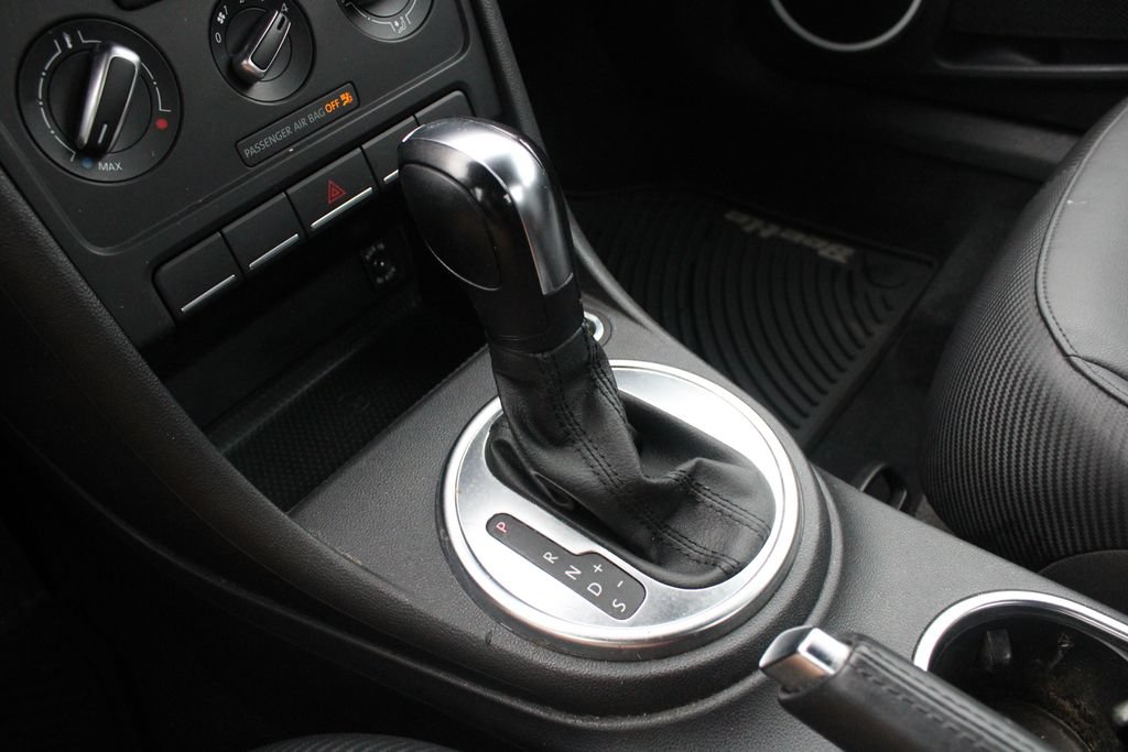 Used 2012 Volkswagen Beetle 2.5 FWD image 15