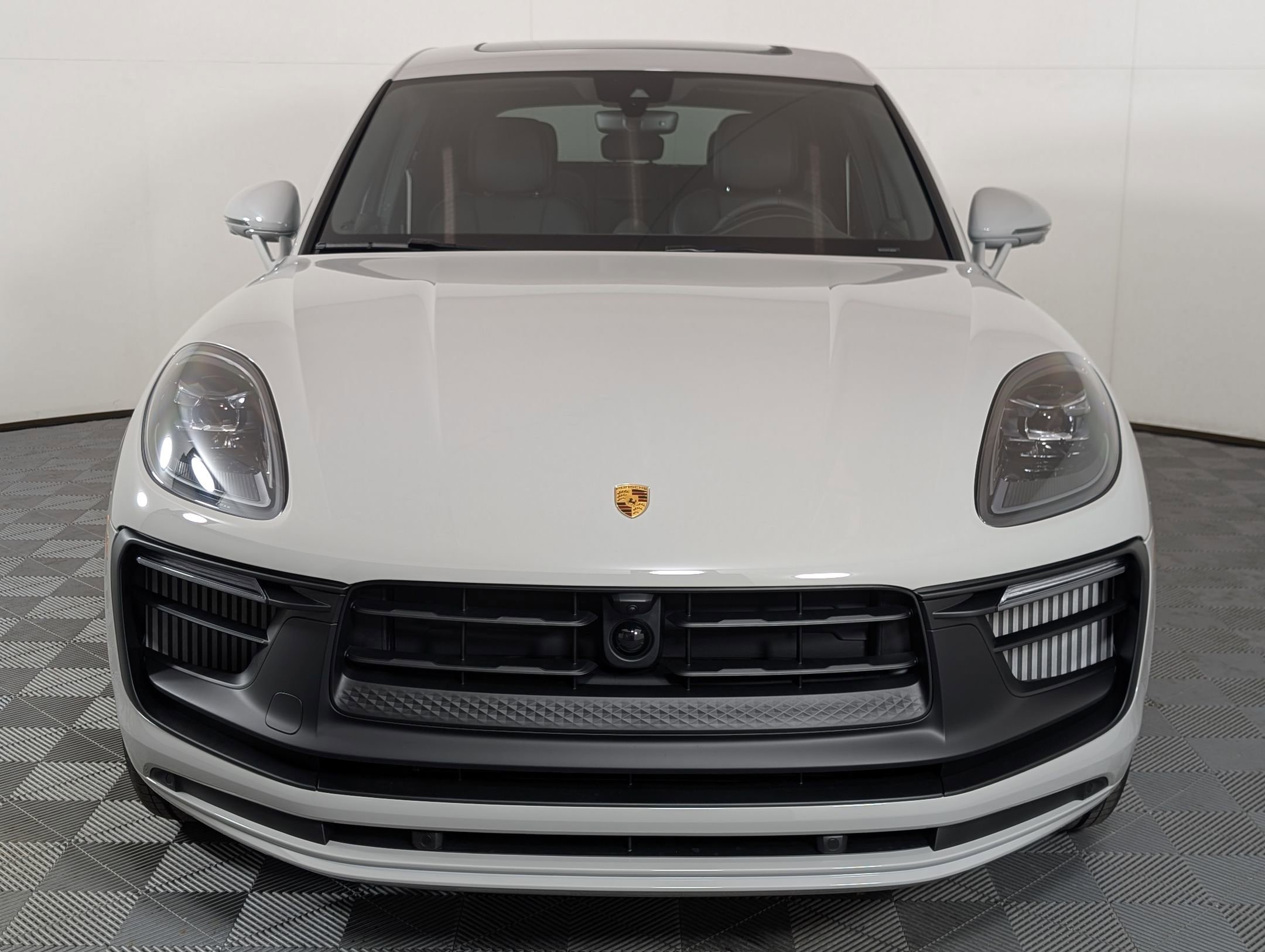 New 2026 Porsche Macan GTS AWD/4WD image 7