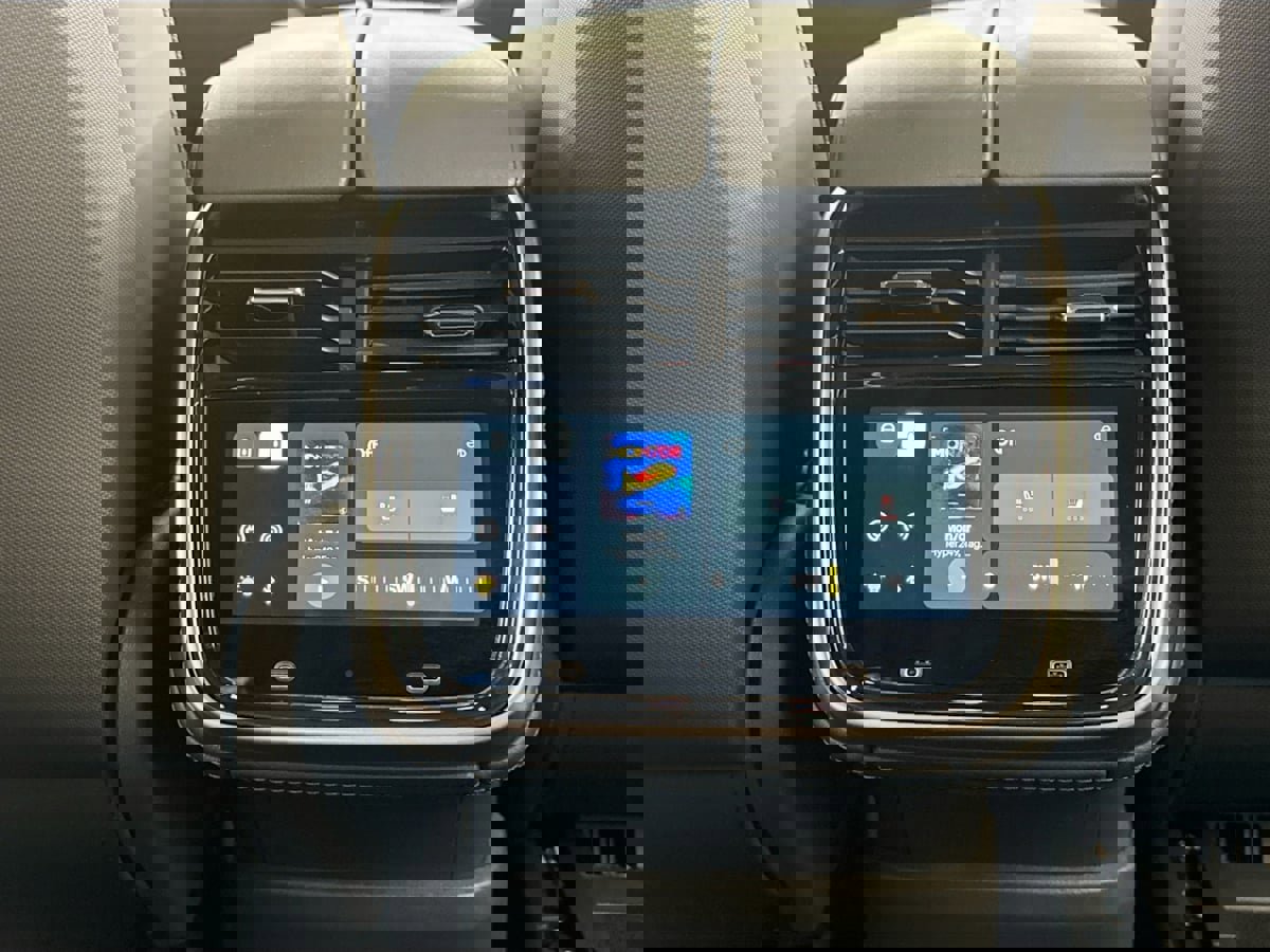 Used 2024 Rivian R1S Adventure image 28