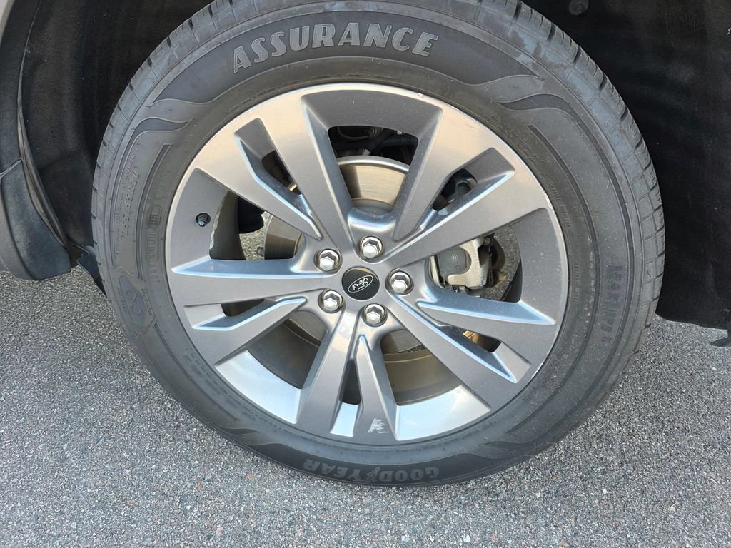 Used 2023 Ford Explorer XLT w/ Equipment Group 202A AWD/4WD image 8