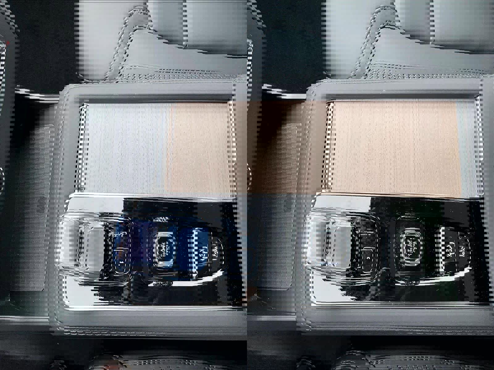 New 2026 Volvo XC90 B5 Plus w/ Protection Package image 10