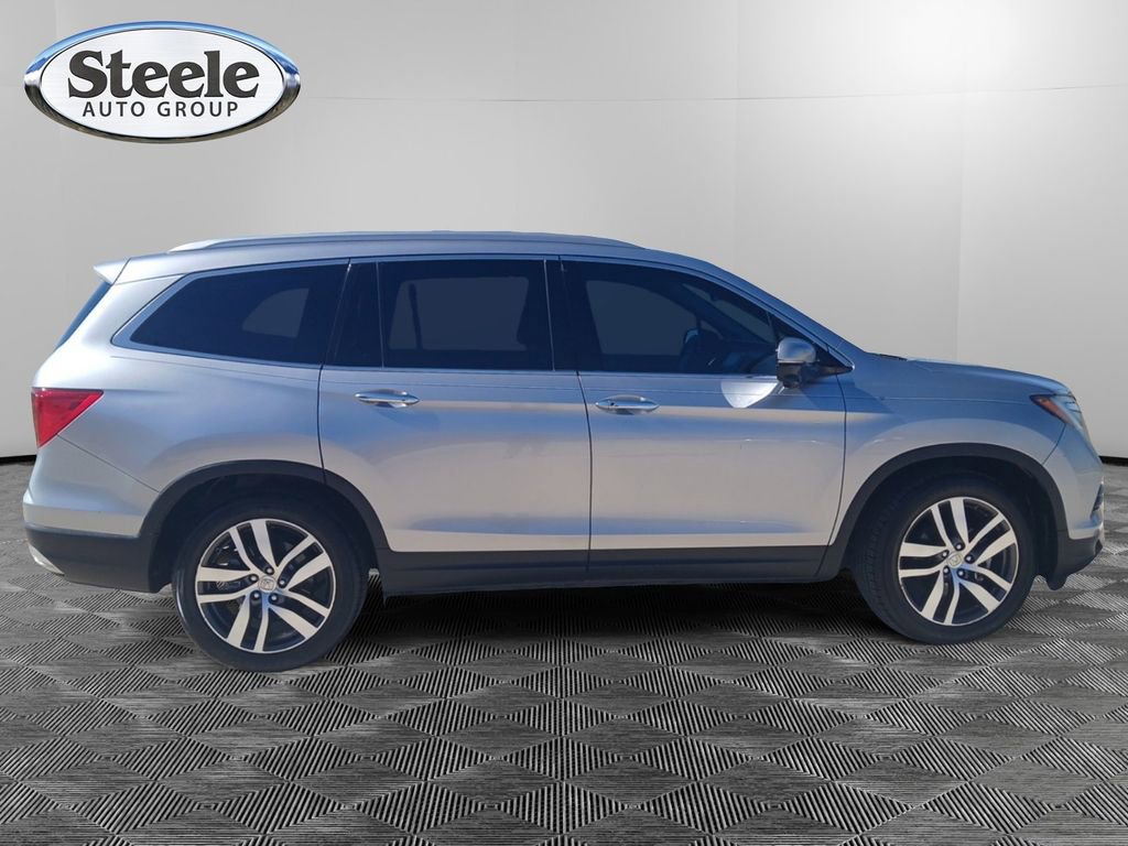 Used 2017 Honda Pilot Touring image 6