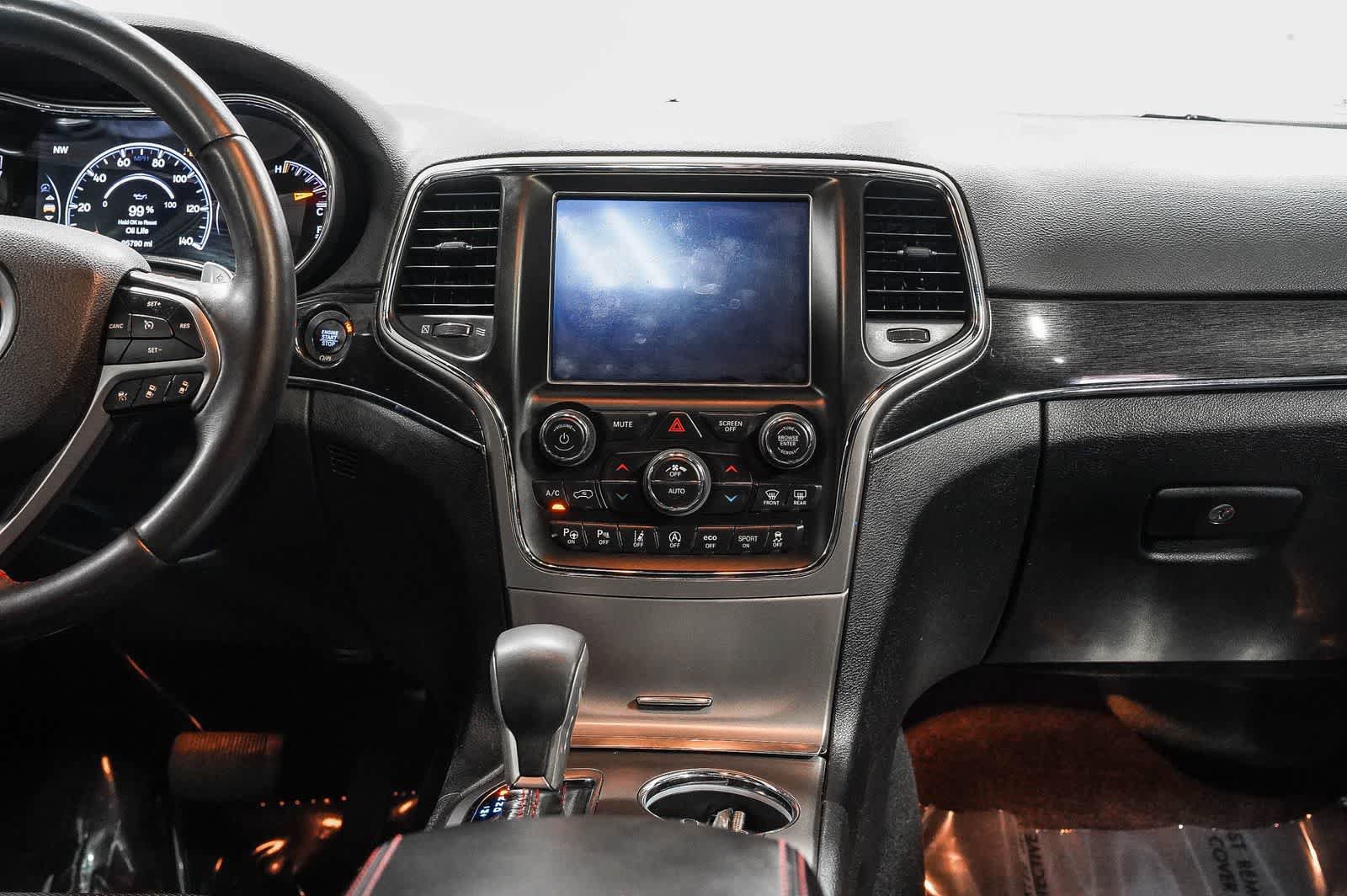 Used 2018 Jeep Grand Cherokee Trailhawk w/ Trailhawk Luxury Group AWD/4WD image 13