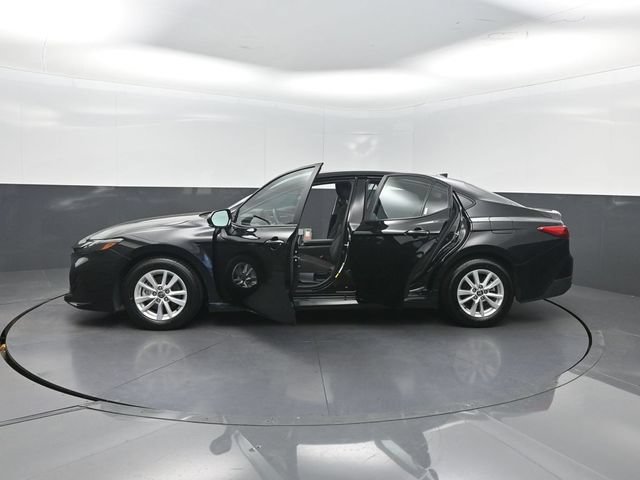 Used 2025 Toyota Camry LE FWD image 37