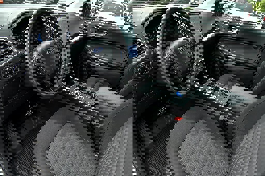 New 2024 Ford Edge SE w/ Black Appearance Package image 28