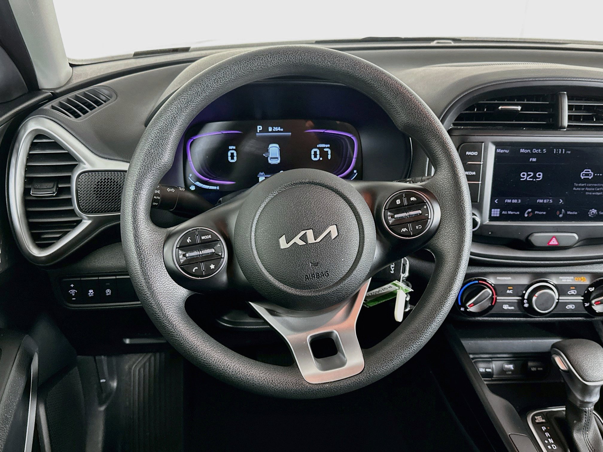 Used 2025 Kia Soul LX w/ LX Technology Package FWD image 18