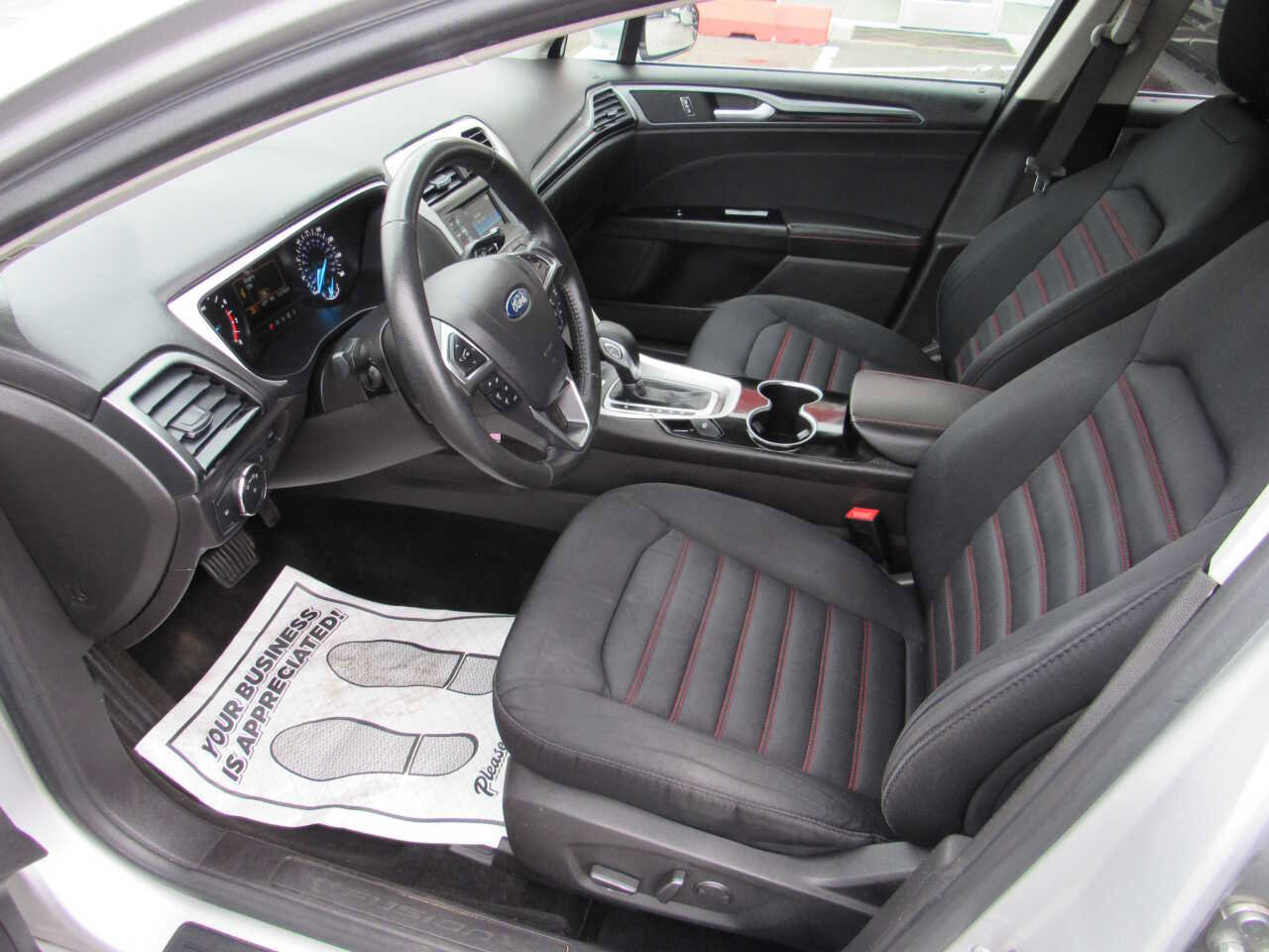 Used 2016 Ford Fusion SE w/ Equipment Group 201A image 13