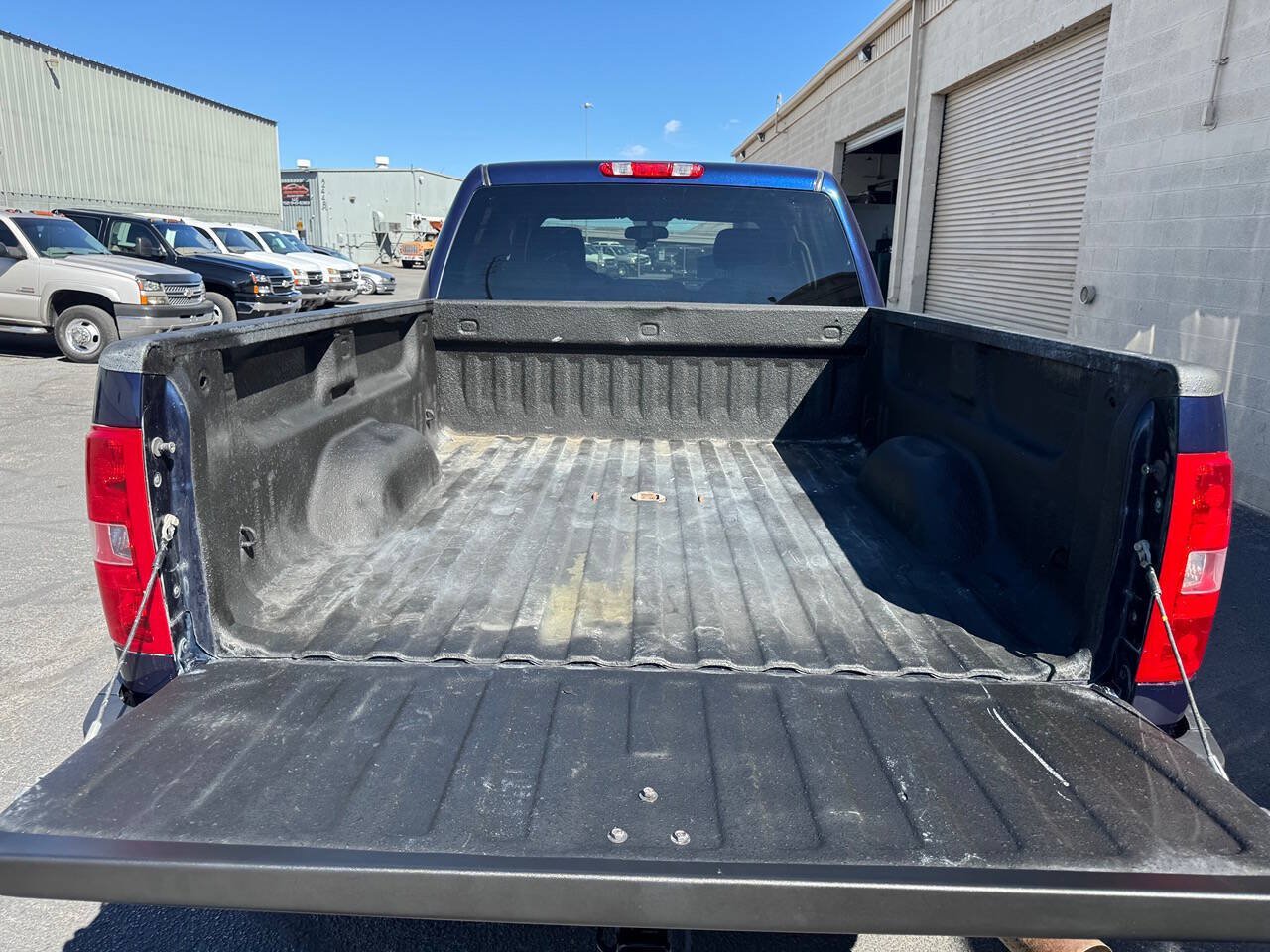 Used 2010 Chevrolet Silverado 2500 LT w/ Interior Plus Package AWD/4WD image 19