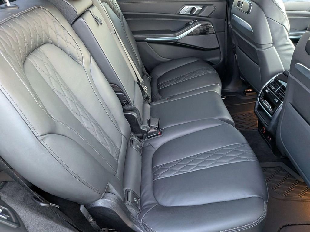 Used 2025 BMW X7 M60i w/ Climate Comfort Package AWD/4WD image 33