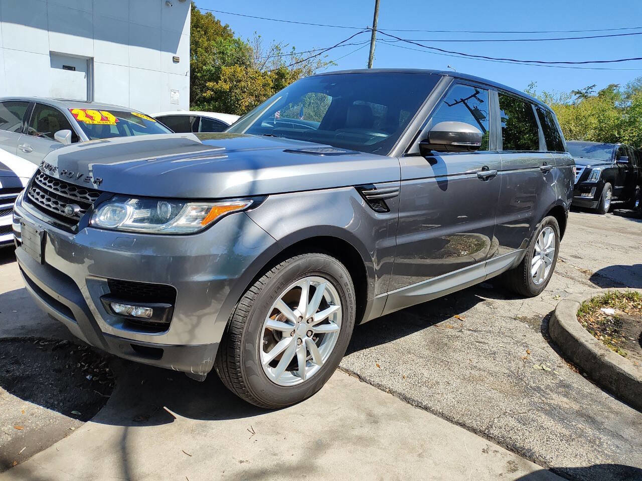 Used 2015 Land Rover Range Rover Sport SE image 5