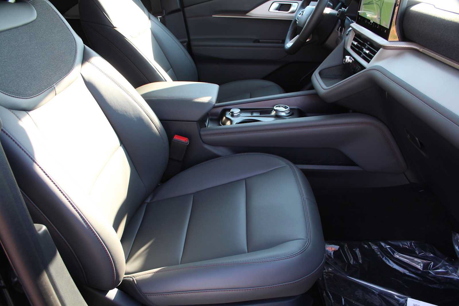 New 2026 Ford Explorer Active w/ Active Comfort Package RWD image 21