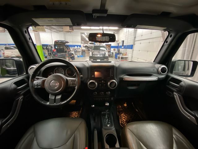 Used 2016 Jeep Wrangler Unlimited Sahara w/ Dual Top Group image 25