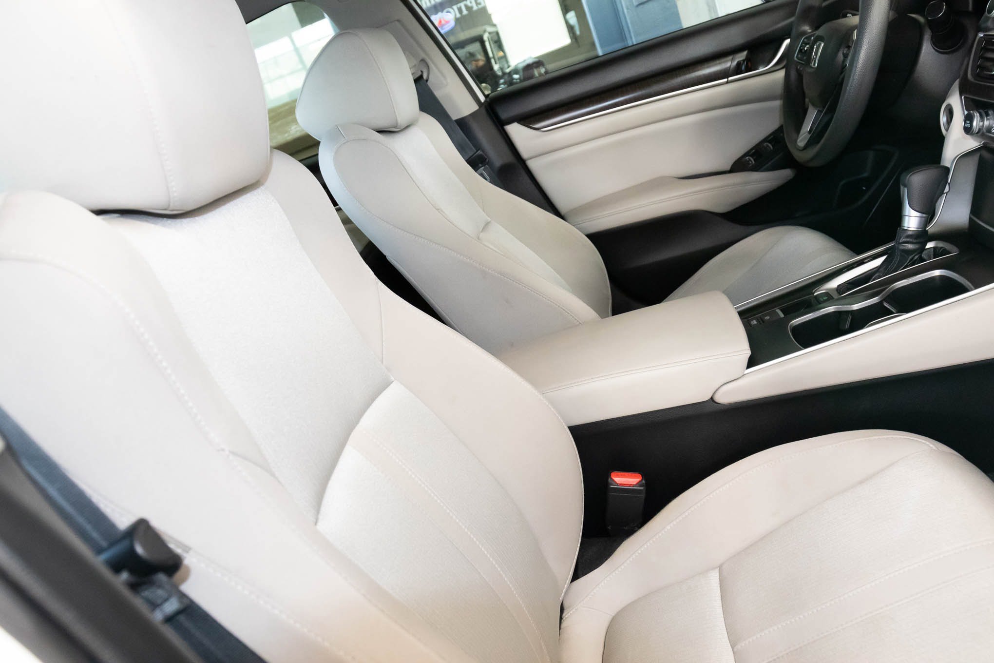 Used 2018 Honda Accord EX image 18
