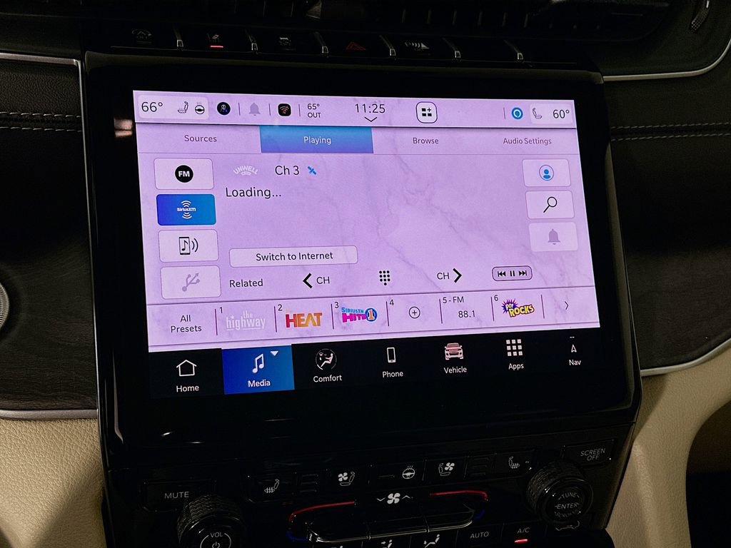 New 2025 Jeep Grand Cherokee L Limited w/ Luxury Tech Group II image 21