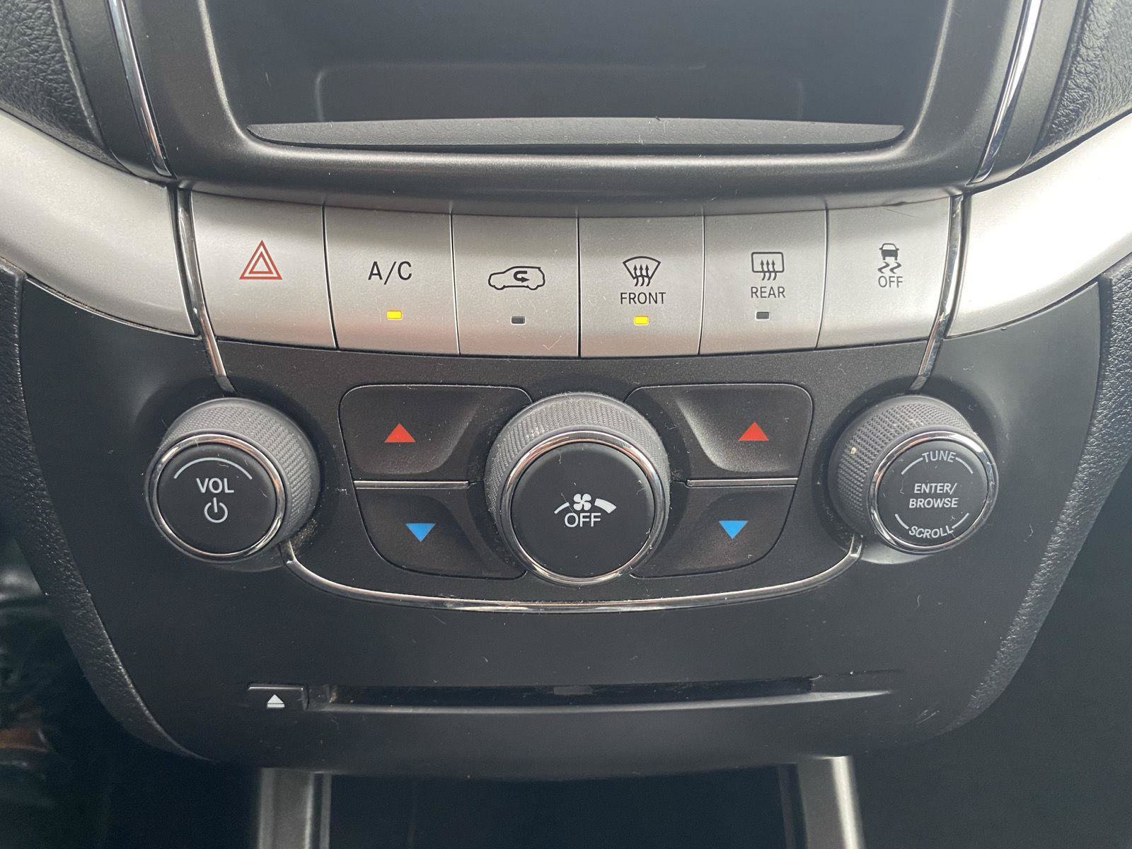 Used 2020 Dodge Journey SE w/ Blacktop Package FWD image 22