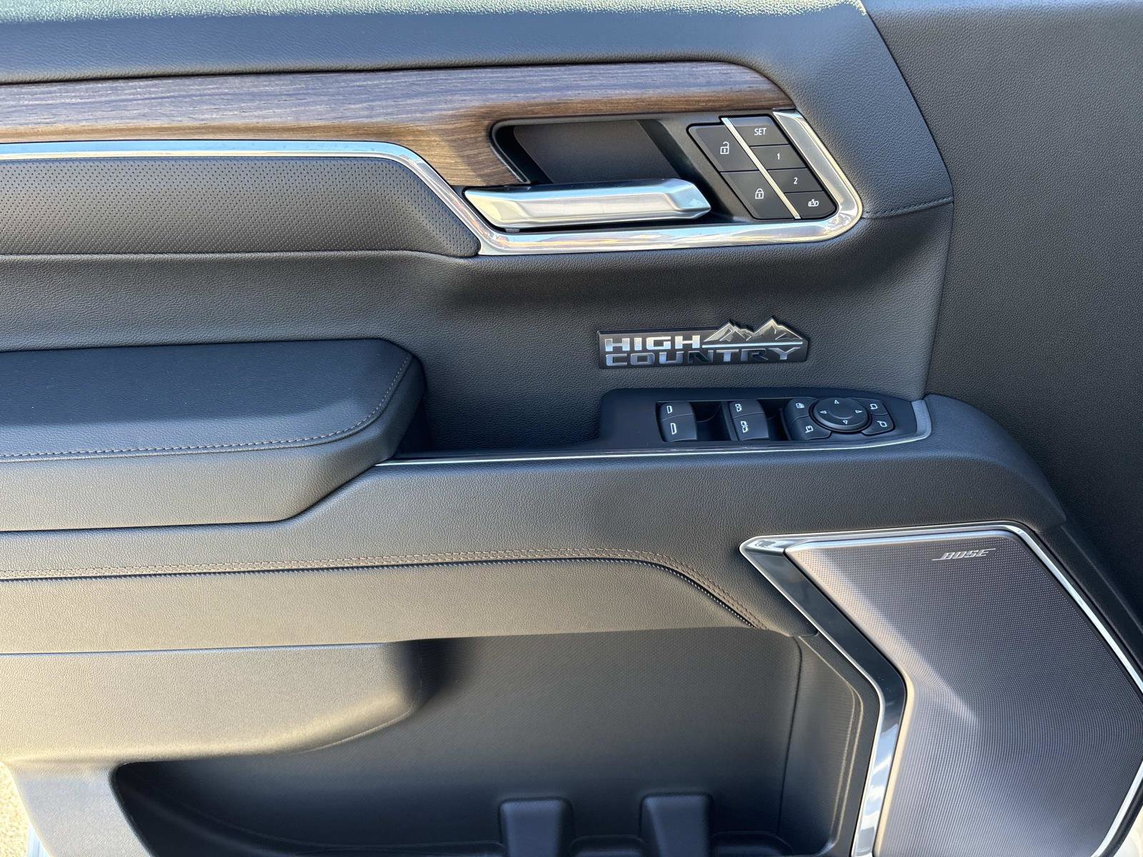 Used 2023 Chevrolet Silverado 1500 High Country w/ Technology Package image 13