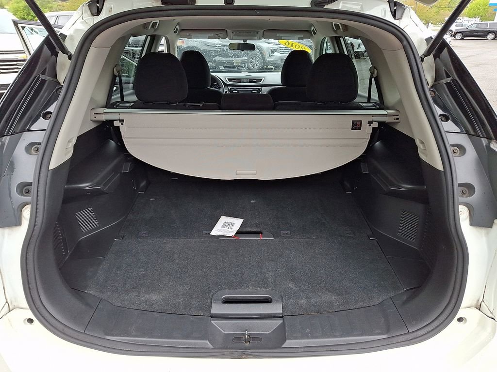 Used 2016 Nissan Rogue SV AWD/4WD image 28
