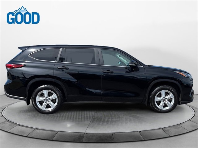 Used 2023 Toyota Highlander LE image 6