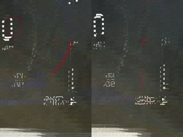 Used 2024 Chevrolet Trax LT w/ Sunroof Package FWD image 16