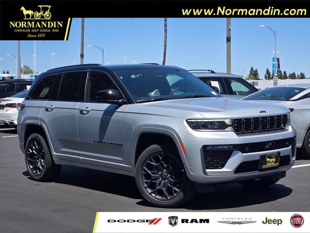 New 2026 Jeep Grand Cherokee Summit w/ Obsidian Package