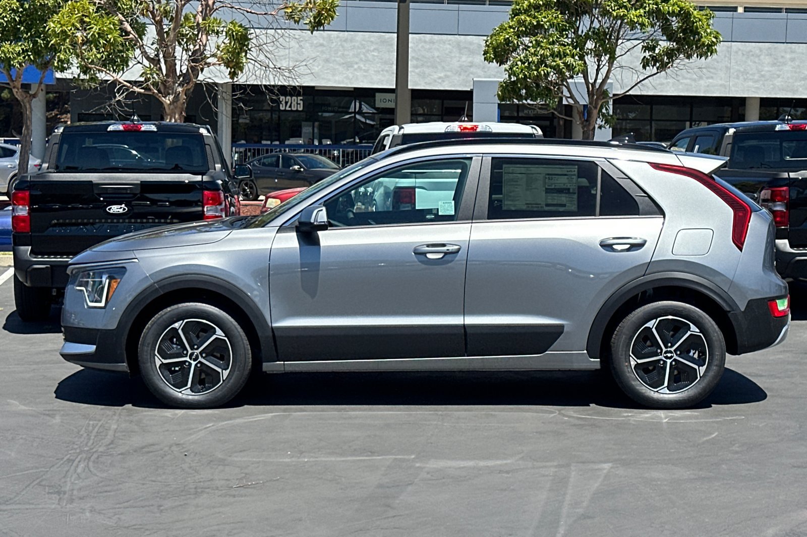 New 2026 Kia Niro EX FWD image 7