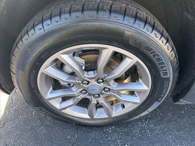Used 2024 GMC Terrain SLT image 16