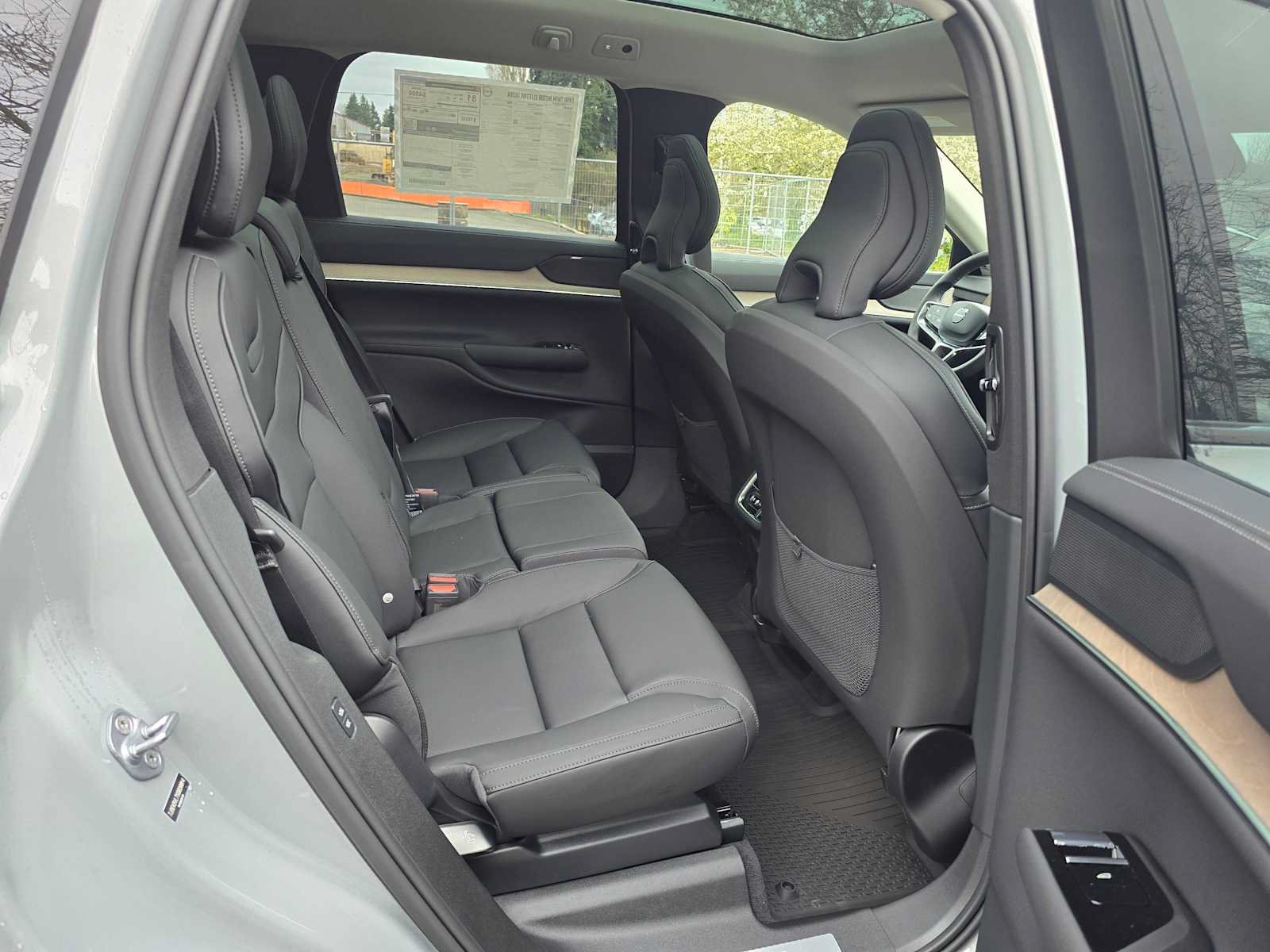 New 2025 Volvo EX90 Ultra w/ Protection Package Premier AWD/4WD image 12
