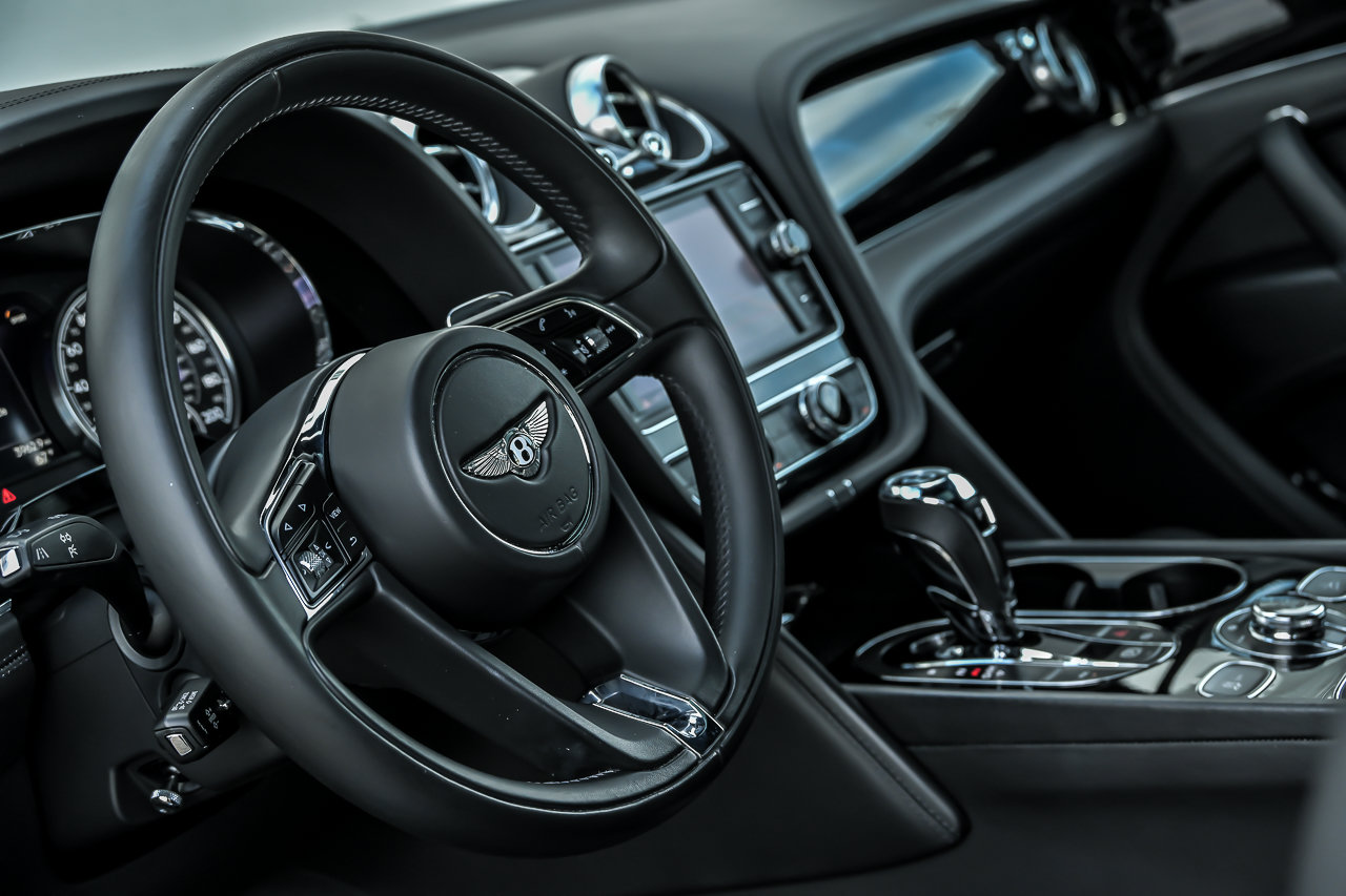 Used 2020 Bentley Bentayga AWD/4WD image 26