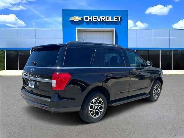 Used 2024 Ford Expedition XLT AWD/4WD image 3