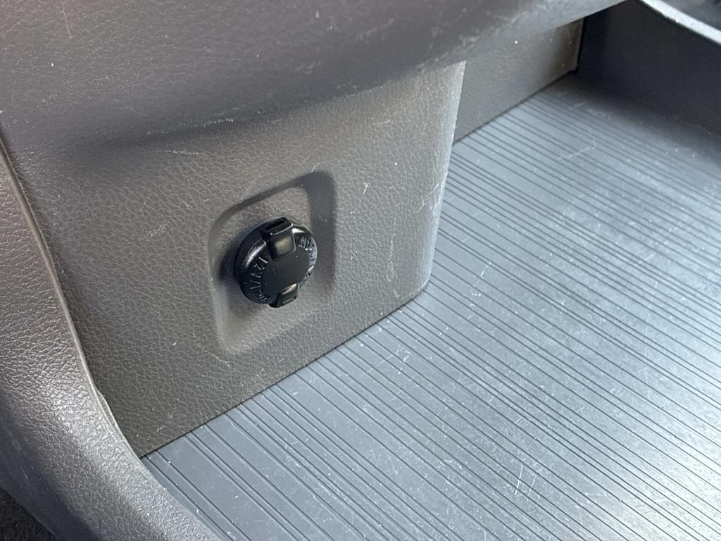 Used 2023 Toyota Sienna LE FWD image 33