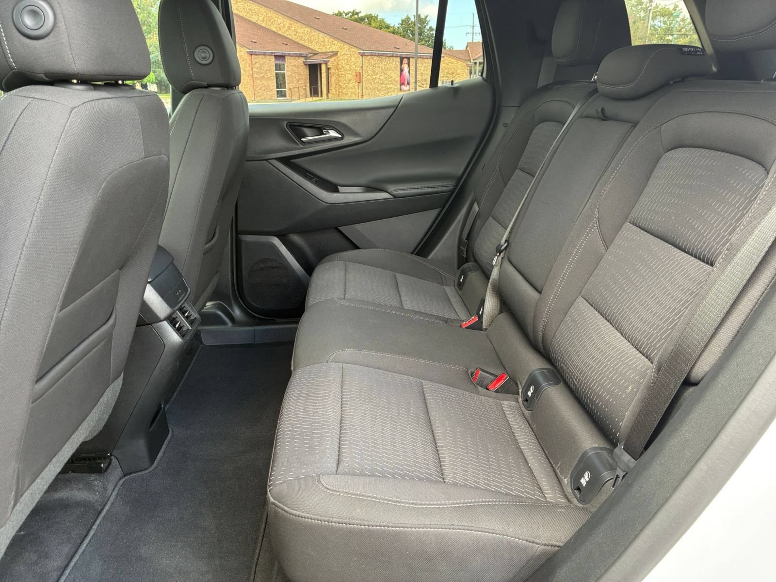 Used 2025 Chevrolet Equinox LT FWD image 25