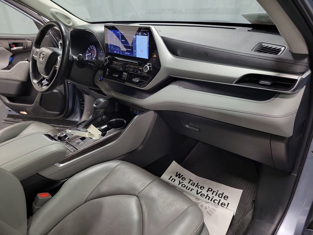 Used 2022 Toyota Highlander Platinum image 24