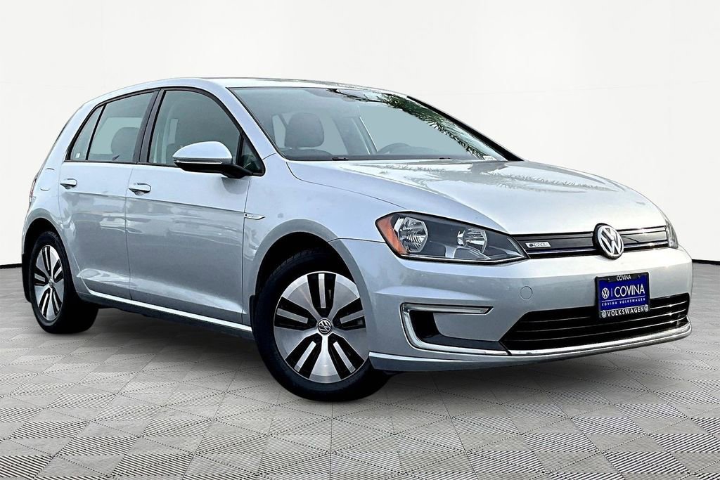 Used 2016 Volkswagen e-Golf SE w/ DC Fast Charging Package