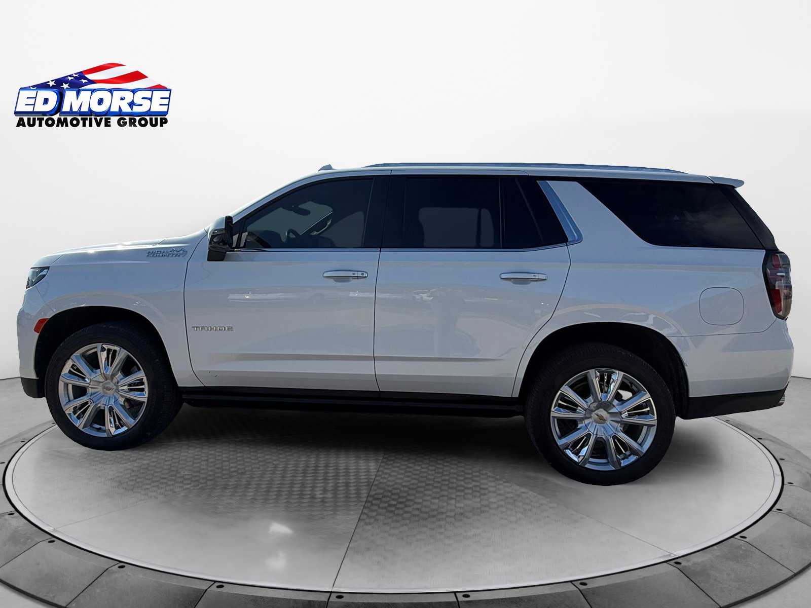 Used 2021 Chevrolet Tahoe High Country w/ Premium Package AWD/4WD image 2