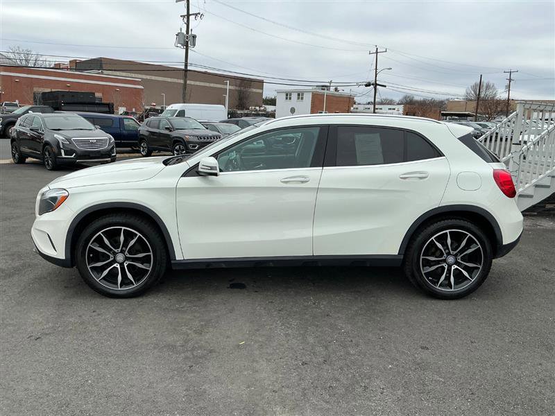 Used 2017 Mercedes-Benz GLA 250 4MATIC image 3