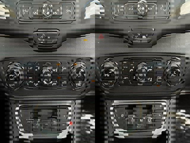 Used 2023 GMC Terrain SLE w/ Driver Convenience Package image 19