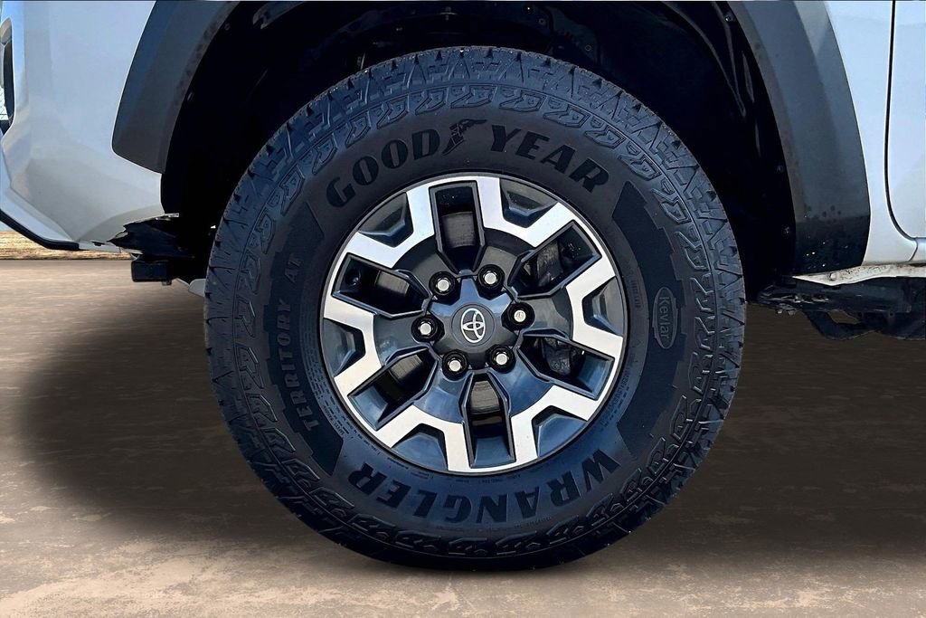 Used 2022 Toyota Tacoma TRD Off-Road w/ Technology Package image 36