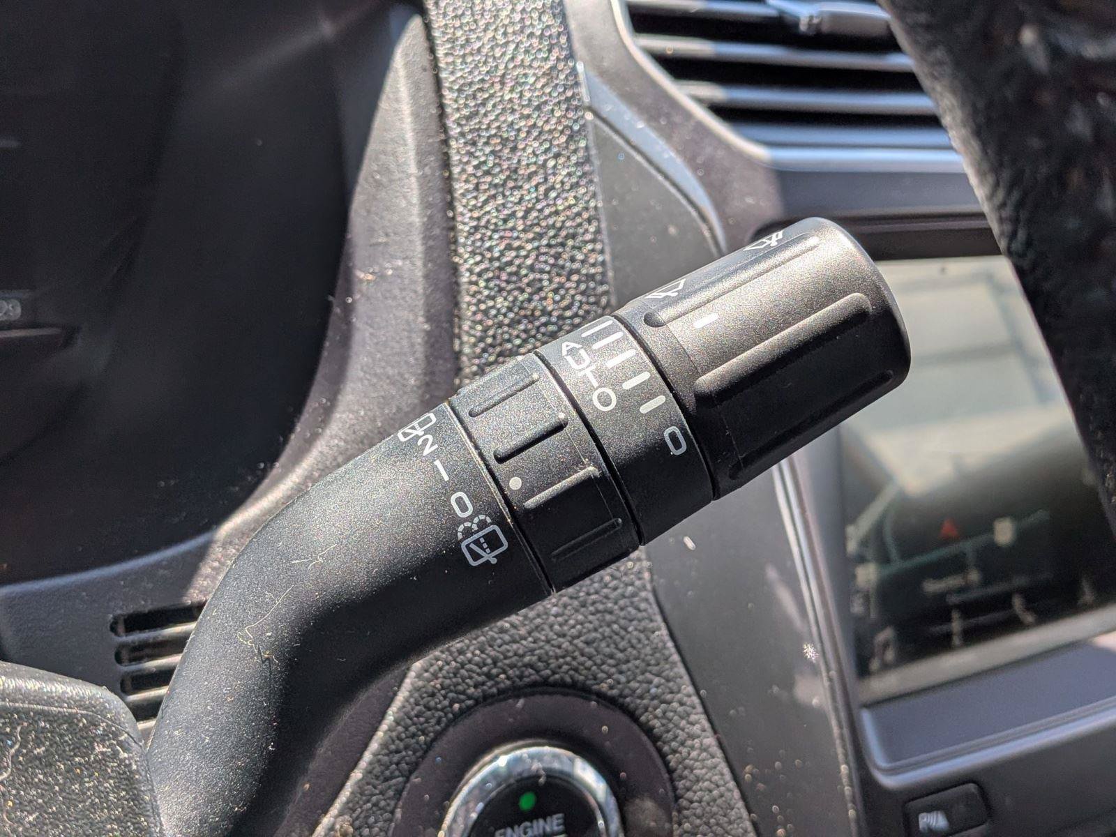 Used 2018 Ford Explorer XLT w/ Equipment Group 202A AWD/4WD image 49