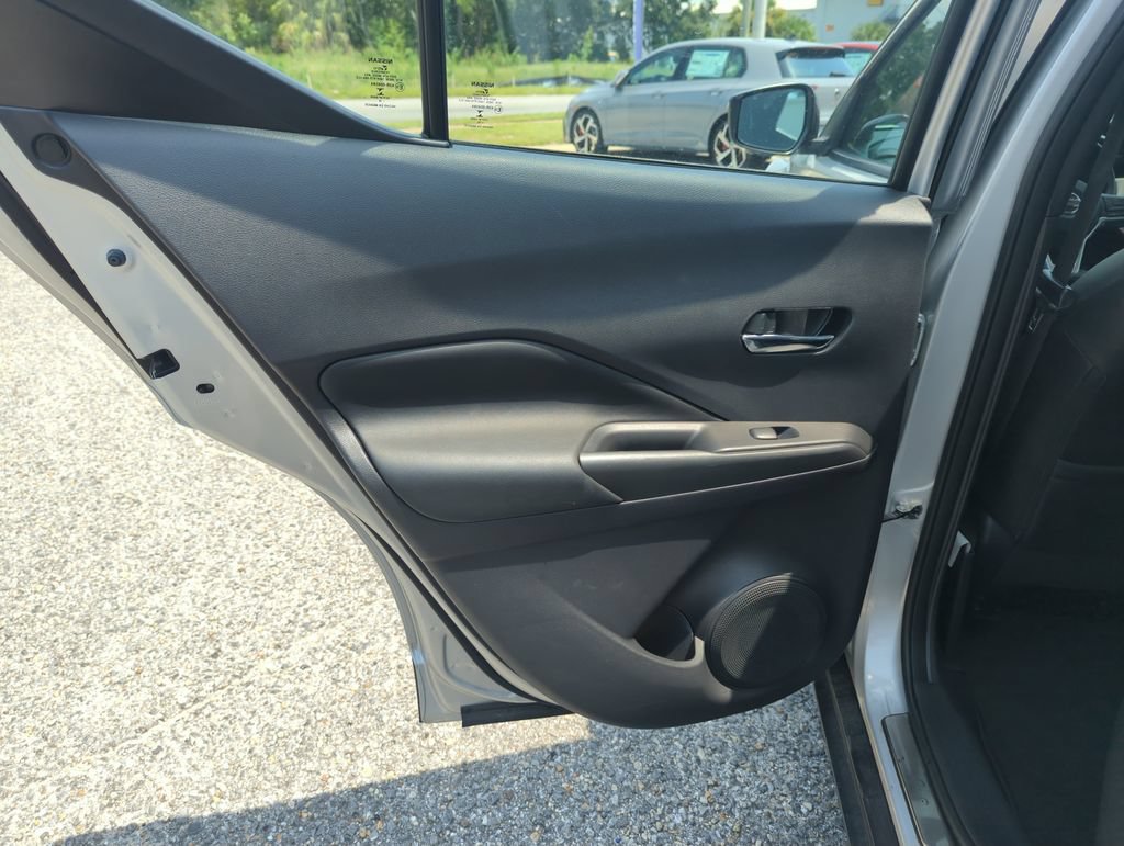 Used 2019 Nissan Kicks SR w/ SR Premium Package FWD image 27