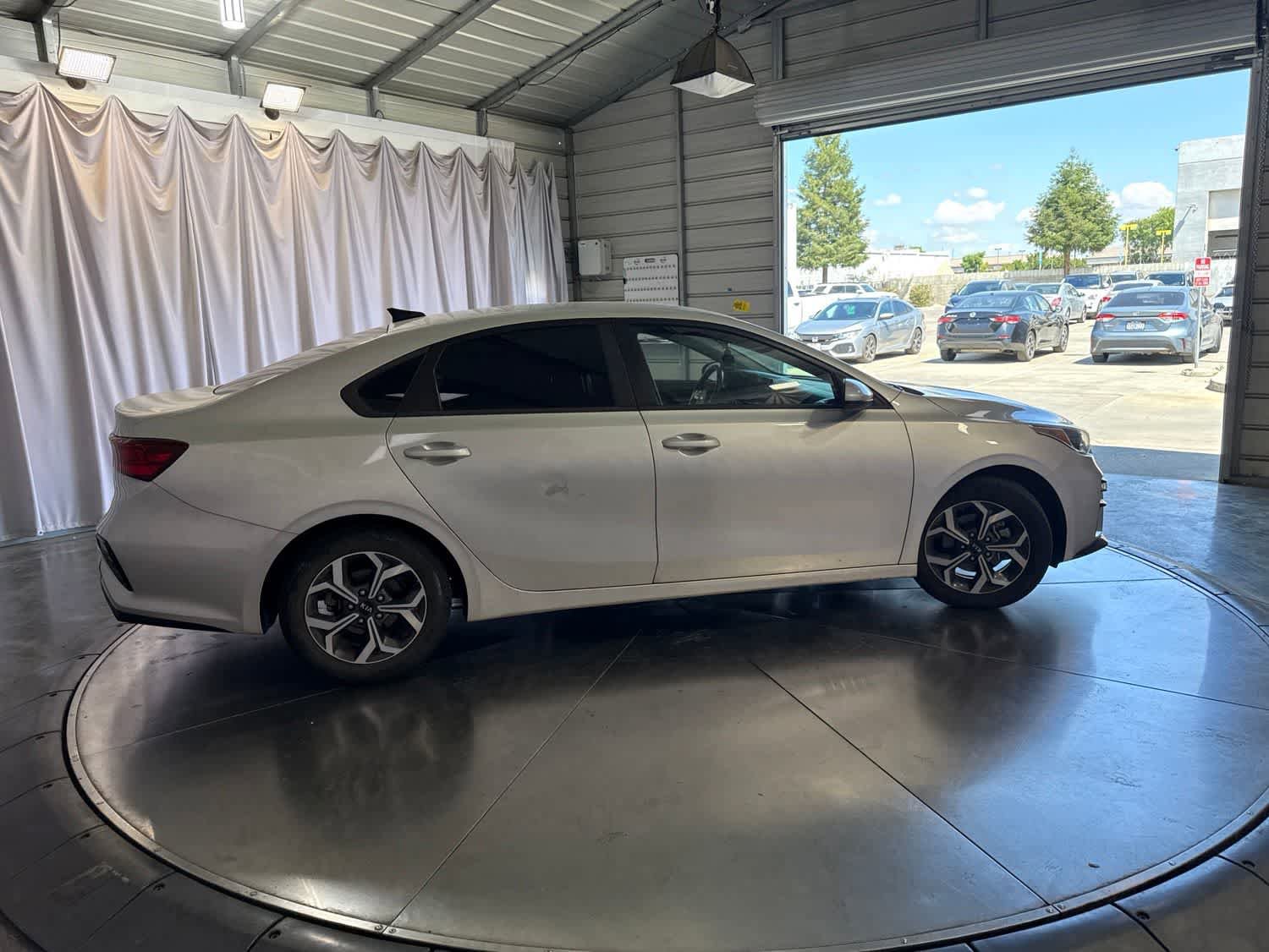 Used 2019 Kia Forte LXS FWD image 3