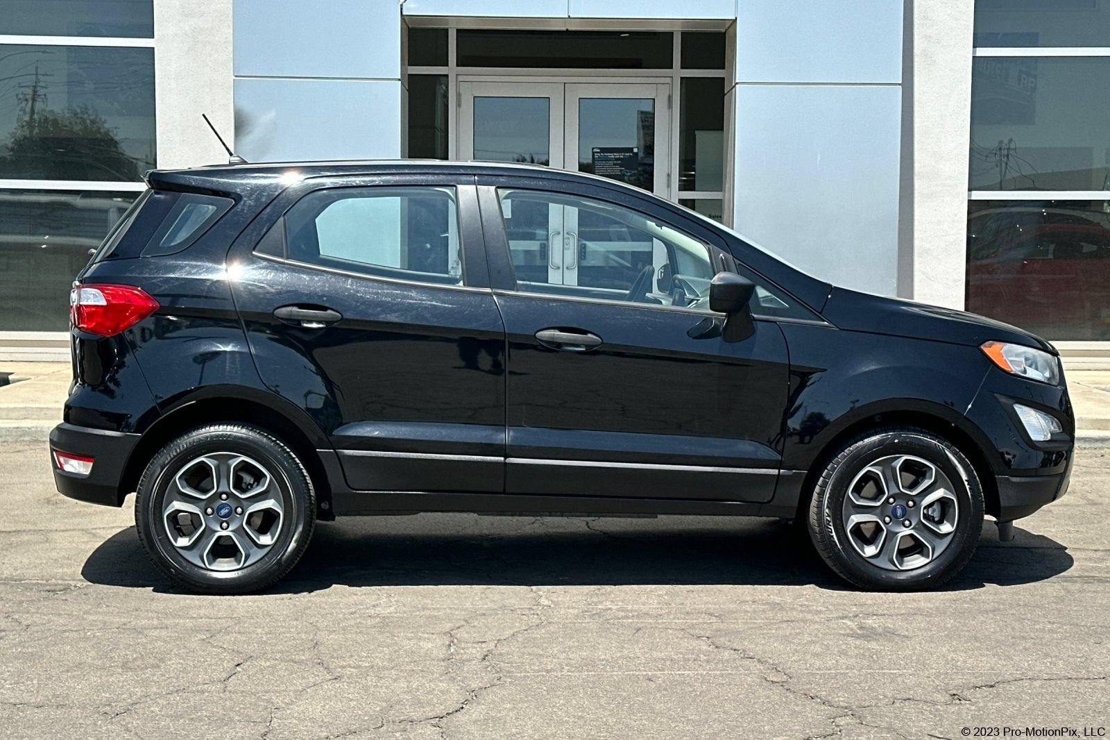 Certified 2019 Ford EcoSport S FWD image 3