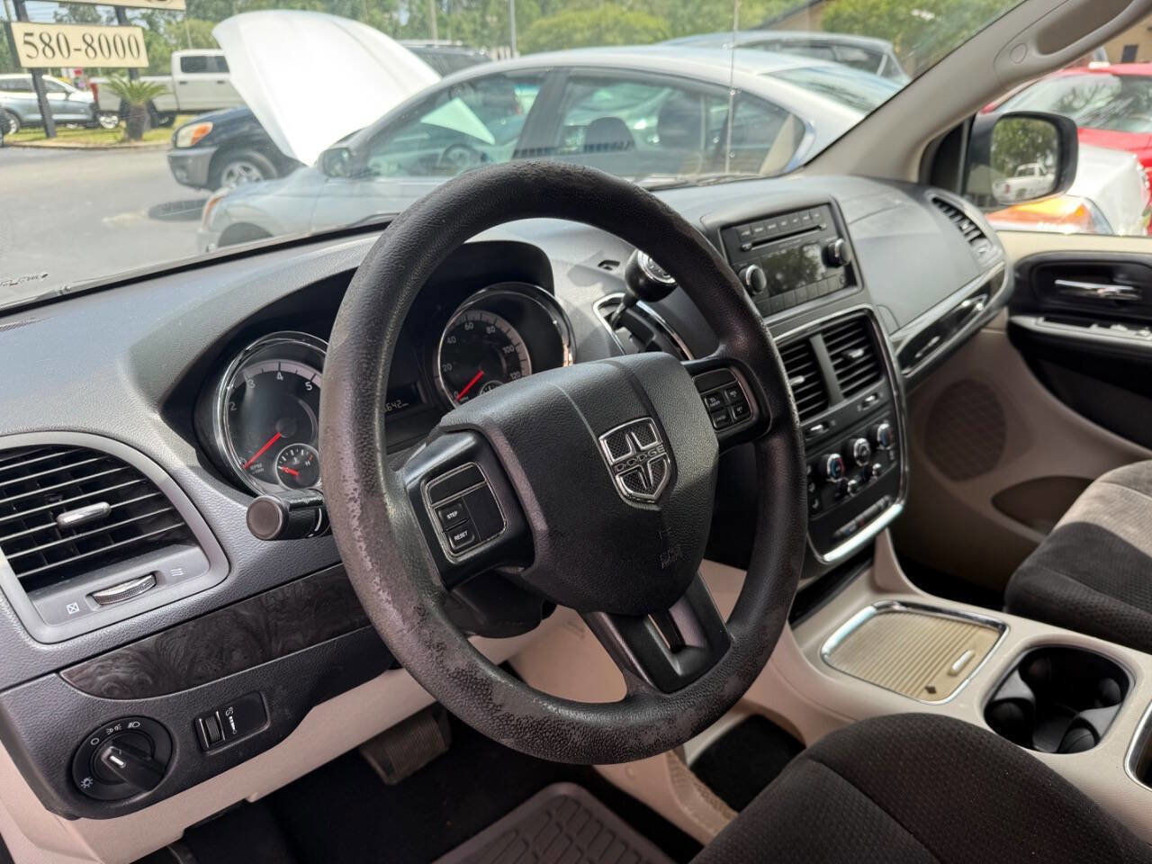 Used 2014 Dodge Grand Caravan SXT FWD image 5