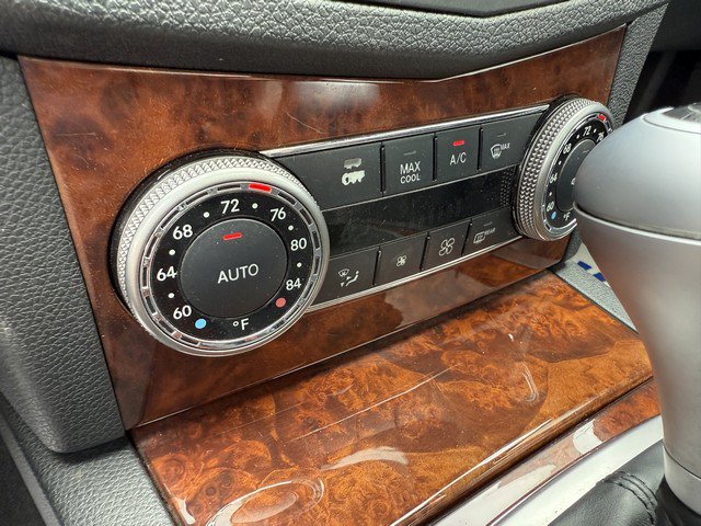 Used 2011 Mercedes-Benz C 300 4MATIC Sedan image 24
