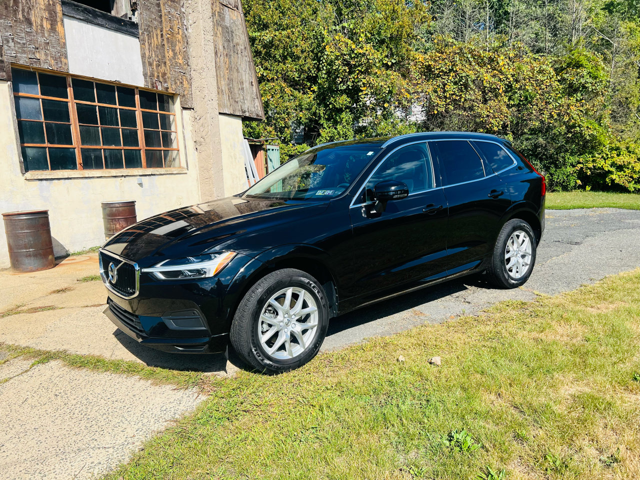 Used 2020 Volvo XC60 T5 Momentum image 2
