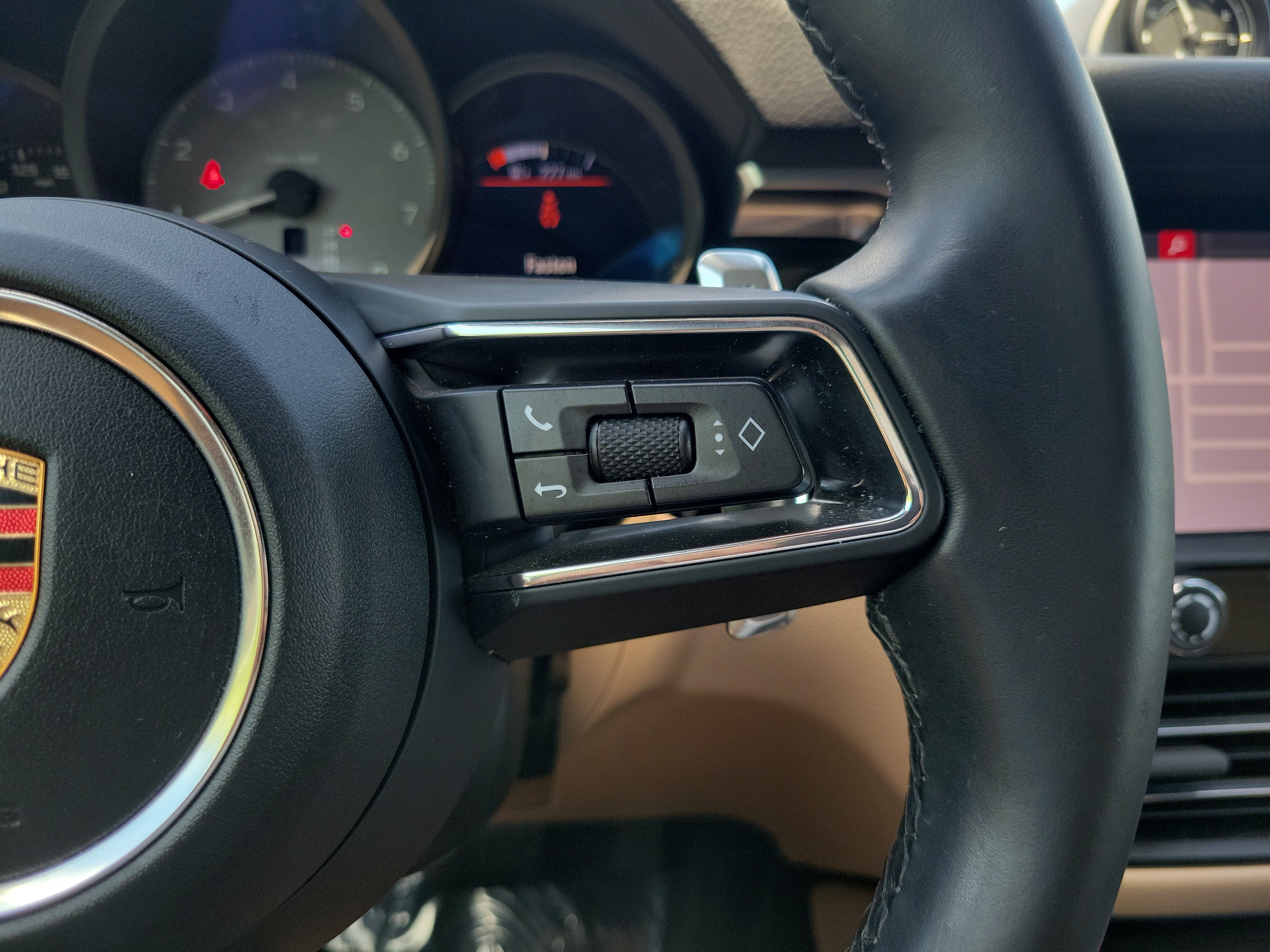 Certified 2024 Porsche Macan S AWD/4WD image 31