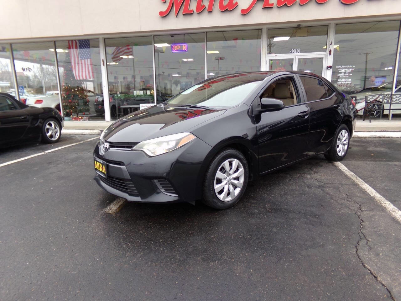 Used 2015 Toyota Corolla LE FWD image 1