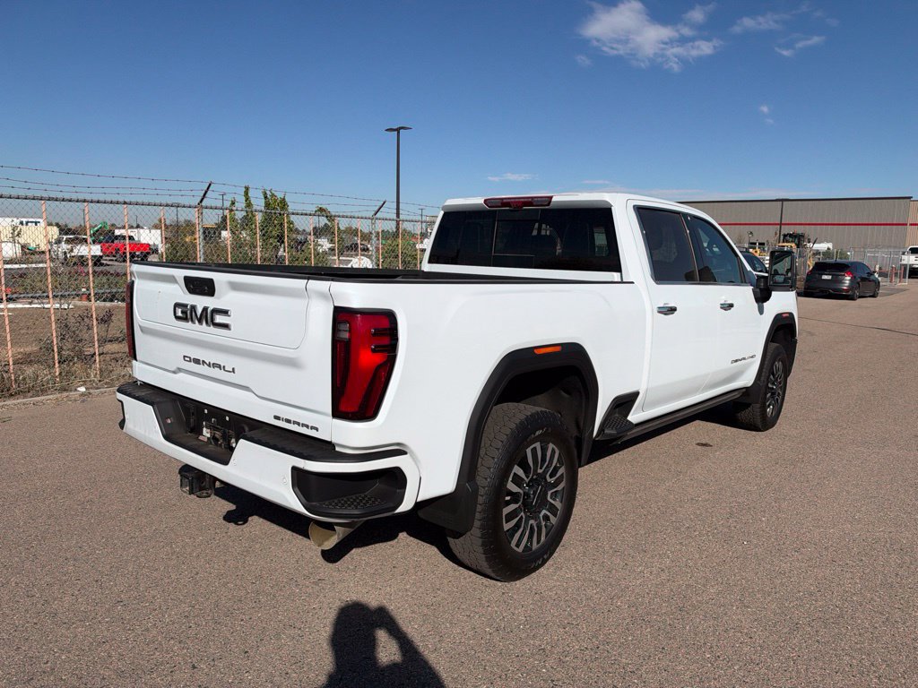 Used 2026 GMC Sierra 3500 Denali Ultimate AWD/4WD image 4