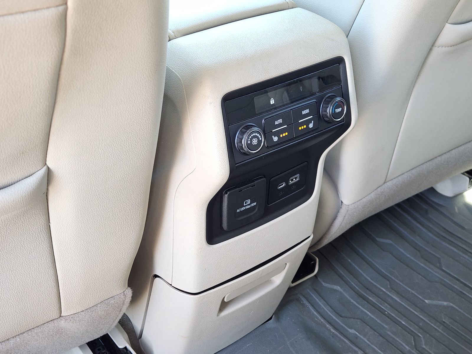 Used 2022 GMC Acadia Denali w/ Denali Technology Package image 35