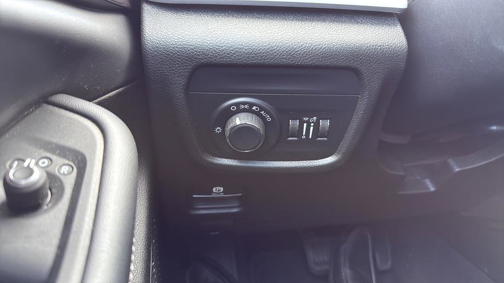 Used 2021 Jeep Grand Cherokee L Laredo w/ Luxury Tech Group I image 10